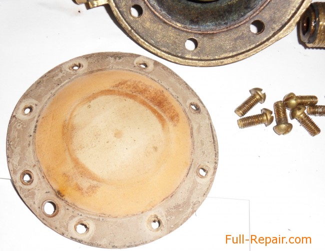 Water unit disassembled, the membrane is removed Water unit disassembled, the membrane is removed