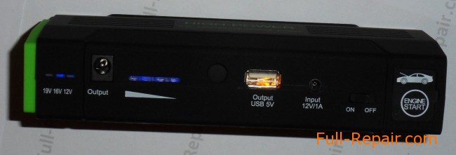 Side view with connectors (device is turned on)