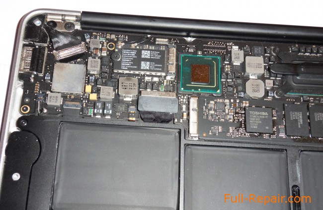 The insides of MacBook Air