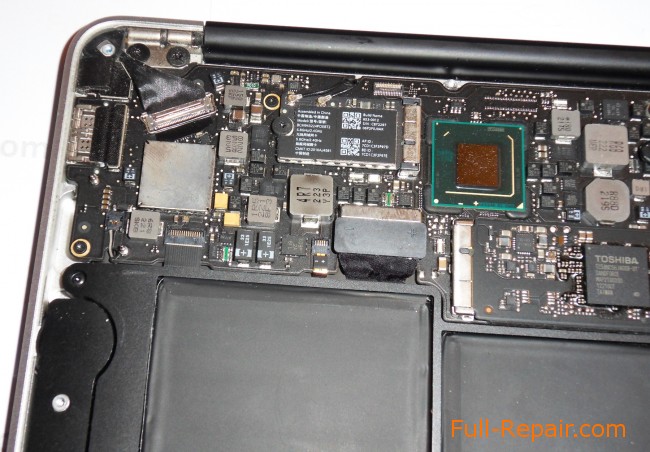 The insides of MacBook Air