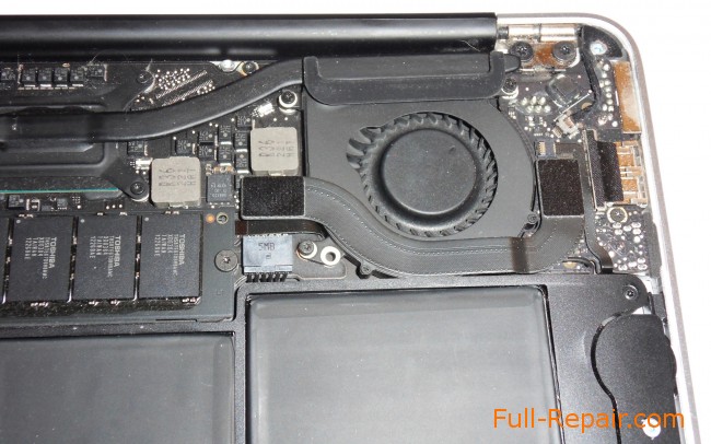 The insides of MacBook Air