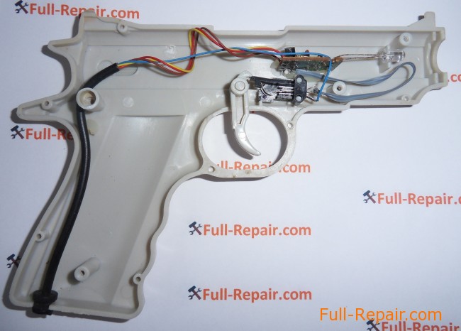 Light Gun from Dendy. The case opened Light Gun from Dendy. The case opened