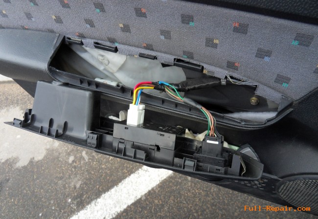 Control unit windows with driver's side door handle windows control unit together with a pen driver's door