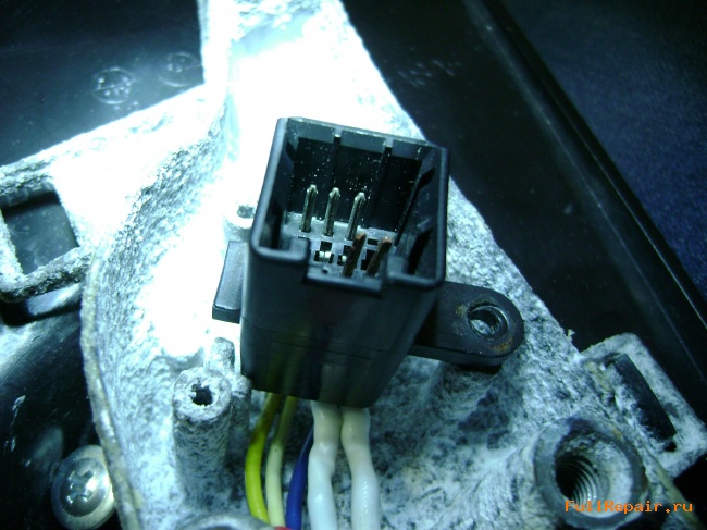 New contacts in the socket New contacts in the socket
