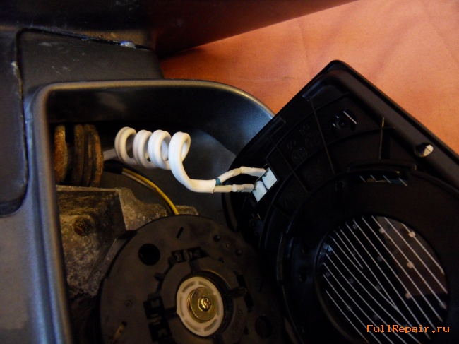 Connected heated mirror element Connected heated mirror element