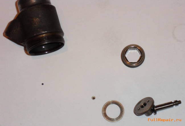 Disassembled return valve Disassembled return valve