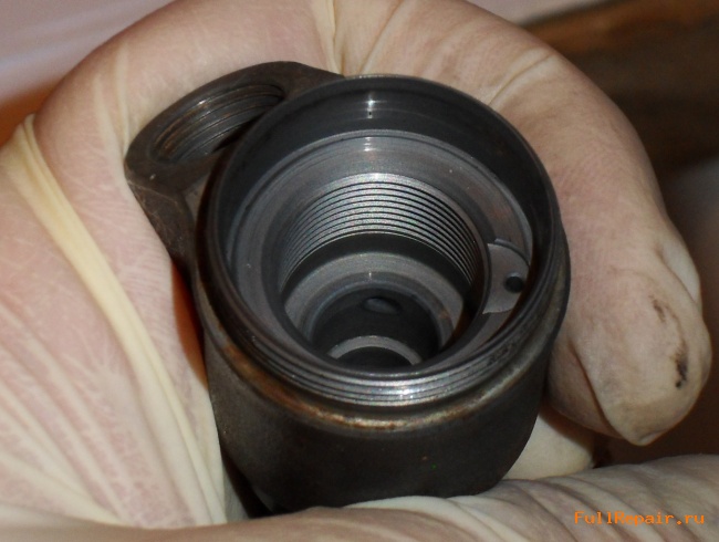 Hole inside injector's housing Hole inside injector's housing
