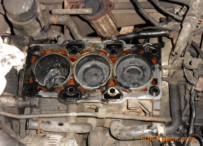 The cylinder head removed