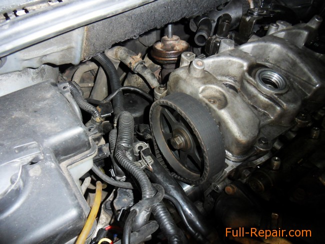 The EGR valve on the engine CRDI. Front-side view The EGR valve on the engine CRDI. front-side view