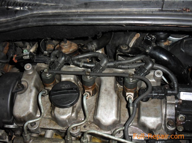 The EGR valve on the engine CRDI. Front The EGR valve on the engine CRDI. View front