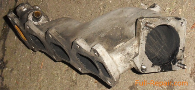 The intake manifold removed The intake manifold removed