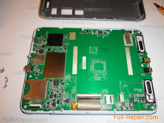 Pocketbook IQ 701. All covers are removed, is visible to the motherboard.