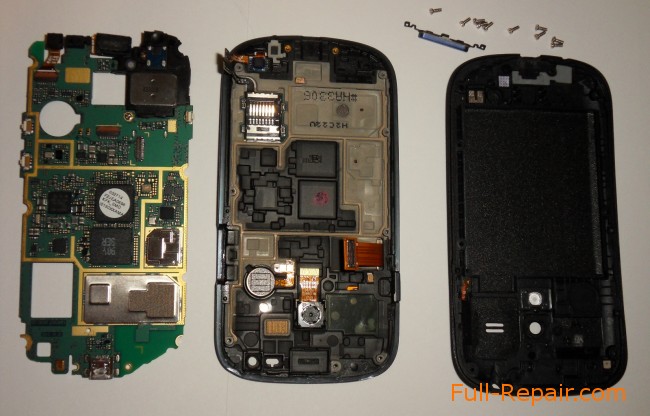 Samsung Galaxy S3 mini unassembled